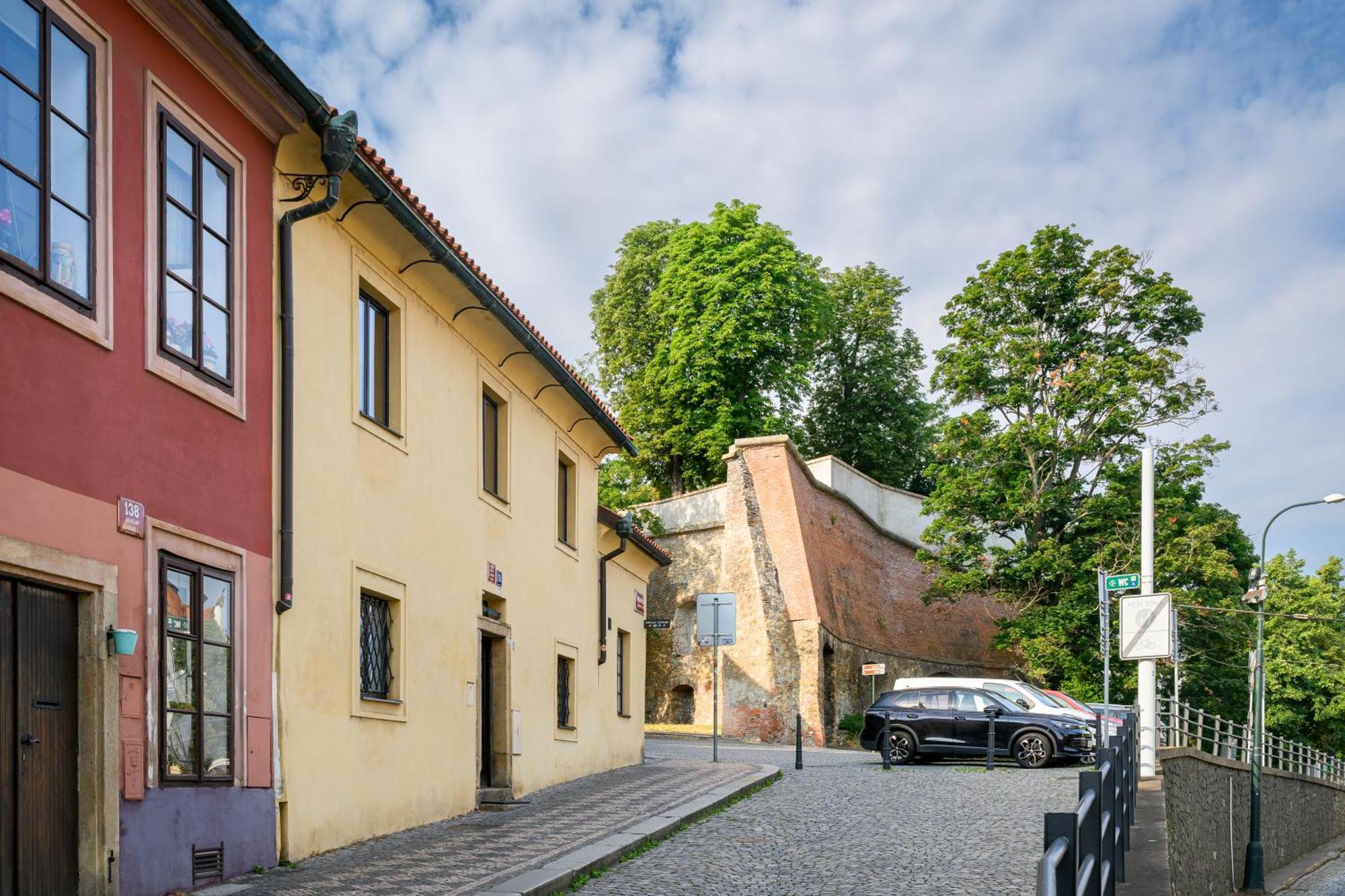 Modern Apartment In A Picturesque 15Th-Century Building — Photos 1