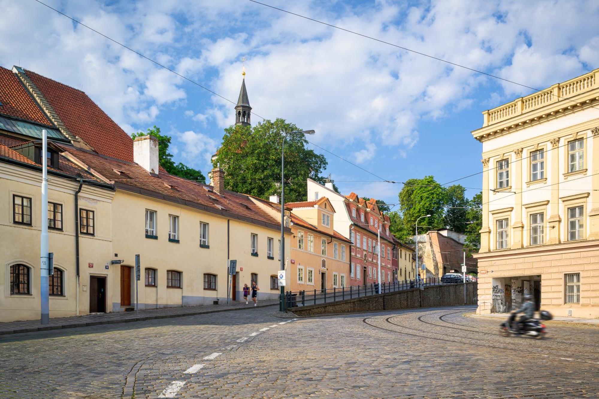 Modern Apartment In A Picturesque 15Th-Century Building, Prague